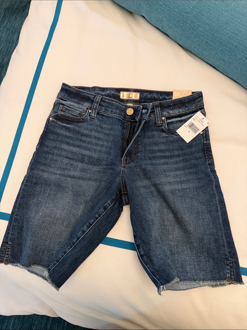 Kut from the Kloth Medium/Dark Blue Boyfriend Bermuda Jeans